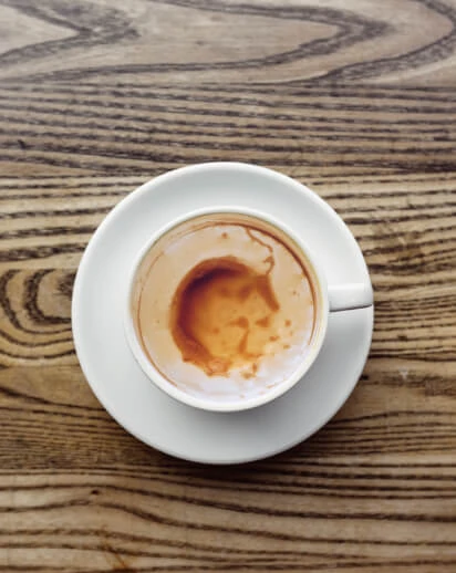 Kaffeetasse mit Kaffeesatz